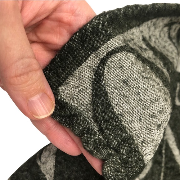 Valentino Monogram Scarf - Picture 2 of 7